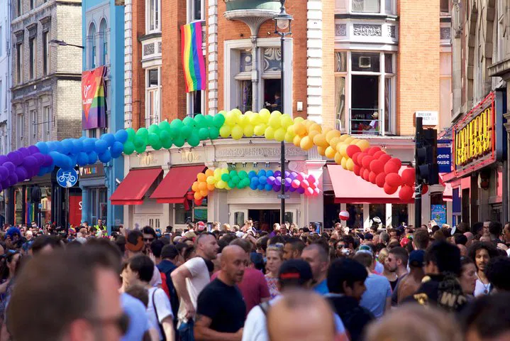 Discover Soho's Vibrant LGBTQ+ Nightlife: A Personalized London Gay Tour