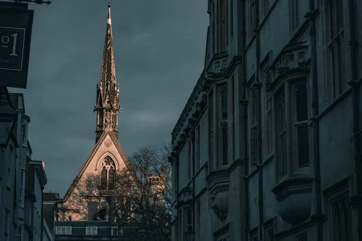 Oxford Ghost Tour: Walk Haunted Streets & Hear Spooky Tales