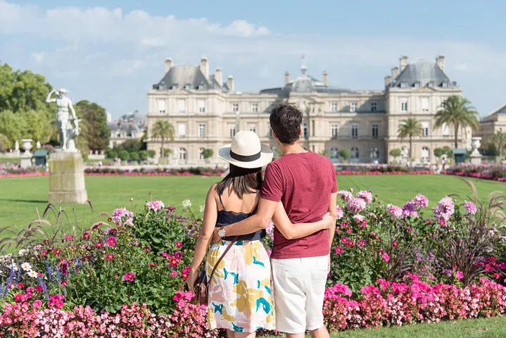 Unveiling Paris Charm: Guided Photo Adventure in Historic Heart