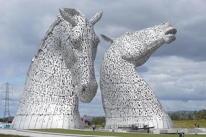 Unveiling Scotland's Giants: Kelpies, Wheel & Stirling Castle Tour