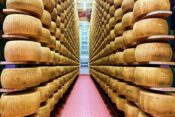 Parma Day Trip: Cheese Tour & Food Valley Lunch from Milan