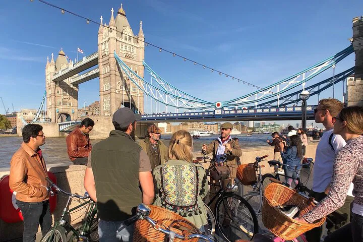 Uncover London's Charms: A Sunday Bike Adventure Through History