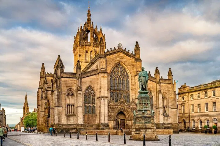 Explore Edinburgh's Charm: A Self-Guided Audio Adventure