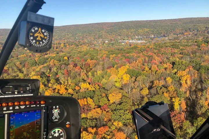 Hudson Valley Helicopter Tour: A Romantic Foliage Flight for Couples