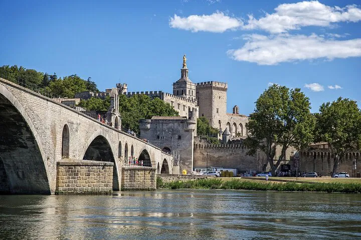 Stress-Free Marseille Airport Transfer: Avignon in Style!