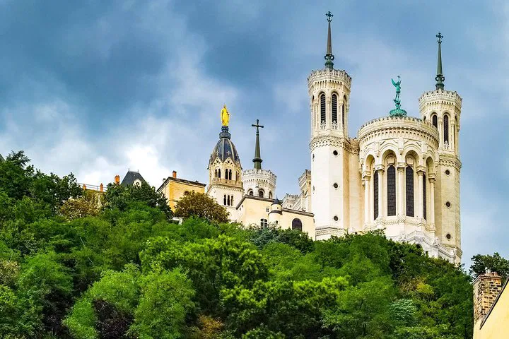 Lyon: Vieux Lyon Cultural Walking Tour