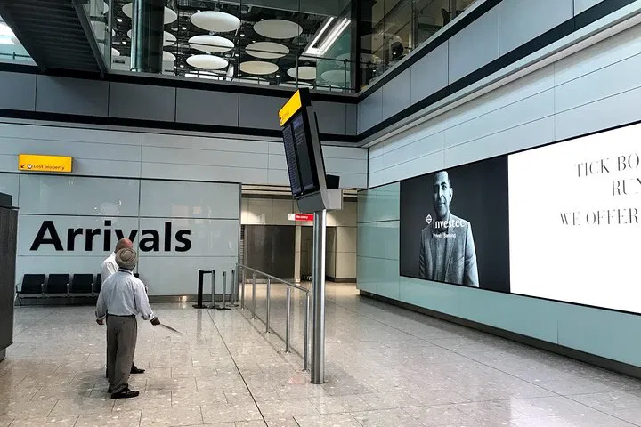 Stress-Free London Arrival: Private Heathrow Transfers to Your Doorstep (WC1-WC2)