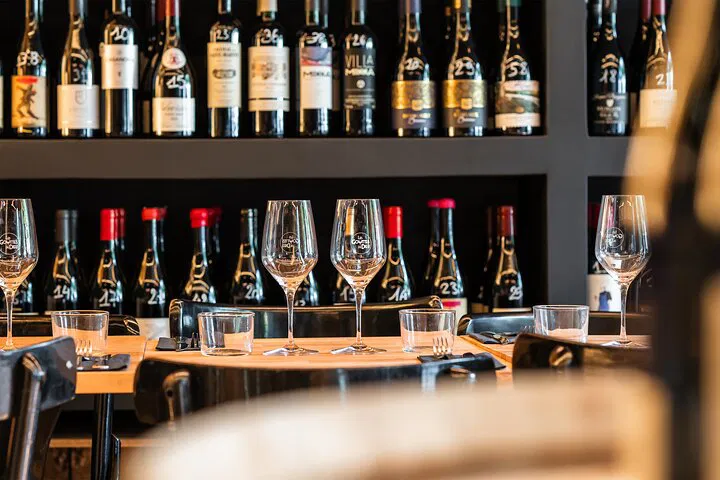 Uncork Parisian Elegance: A Private Wine Tasting Journey