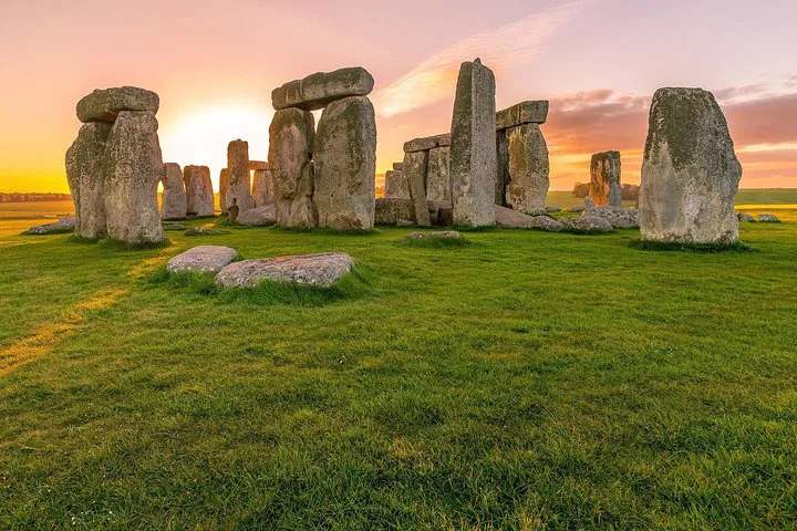 Stonehenge & Bath: Full Day Trip from Brighton
