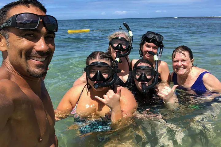 Uncover the North Shore's Hidden Gems: Your Personalized Private Tour Awaits!