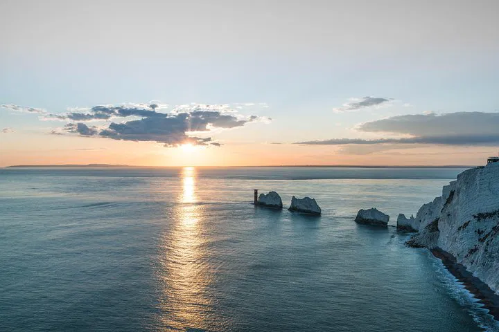 Uncover Isle of Wight: A Royal Coastal Escape from London