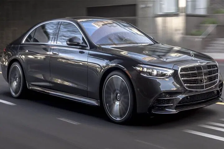 Stress-Free Glasgow Airport Transfer: Luxury Sedan Service