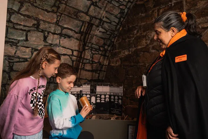 Uncover Edinburgh's Dark Past: A Family-Friendly Ghost Tour