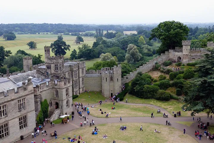 Uncover Oxford, Cotswolds & Warwick Castle: A Day of Enchantment