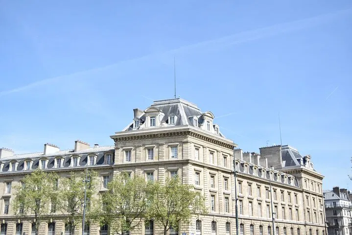 Montmartre & Seine: Wine, Views & Parisian Charm Awaits!