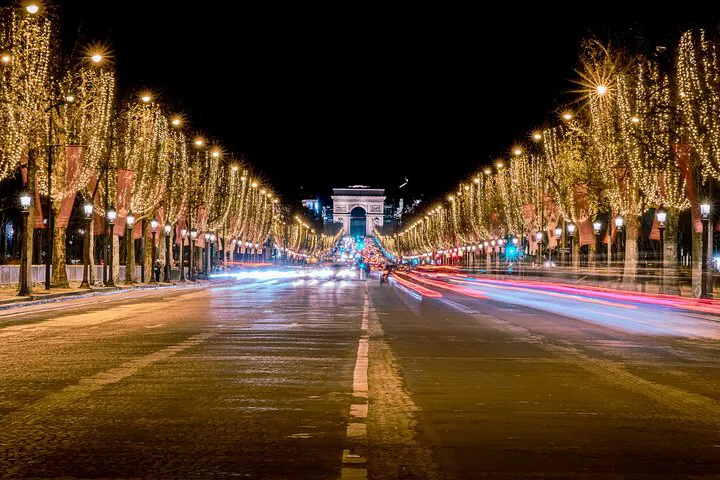 Paris Christmas Lights Tour: Treats & Holiday Tales