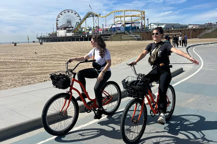 Pedal Through Paradise: Discover Venice & Santa Monica on a French Bicycle Tour!