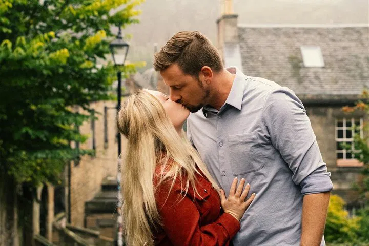 Edinburgh Photoshoot: Capture Your Scottish Memories in Style