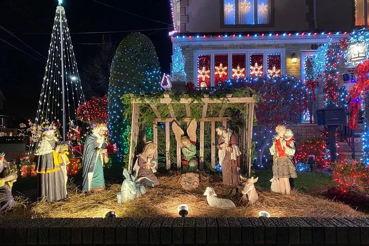 NYC Christmas Lights Extravaganza: A Dazzling Holiday Tour!
