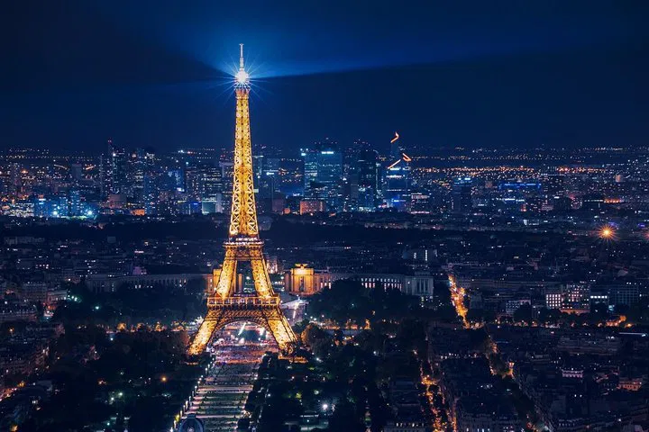 Stress-Free Paris Arrival: Private Airport Transfer to Your Doorstep