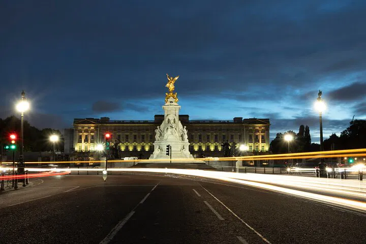 Uncover London's Dark Past: A Self-Guided Ghostly Walking Tour