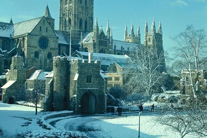 Boxing Day Bliss: Explore Leeds Castle, Canterbury & Dover