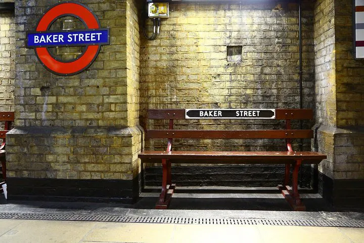 London Underground Secrets: Small Group Walking Tour