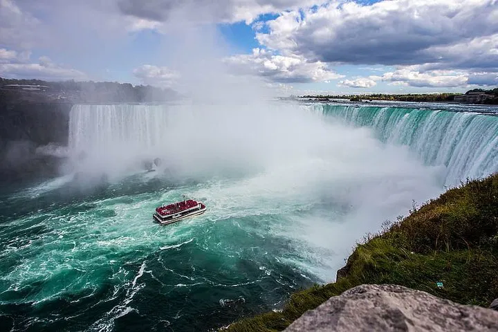Unveiling Niagara: A Luxurious Private Day Tour from Toronto