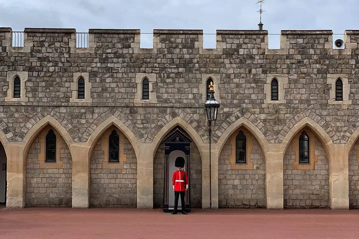 Explore Windsor, Stonehenge & Bath: A Bespoke Private Tour from London