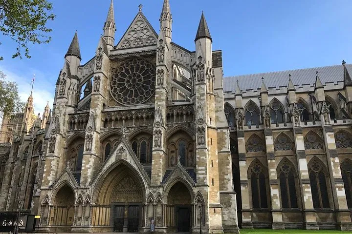 London Layover Magic: Transform Your Heathrow Stopover!