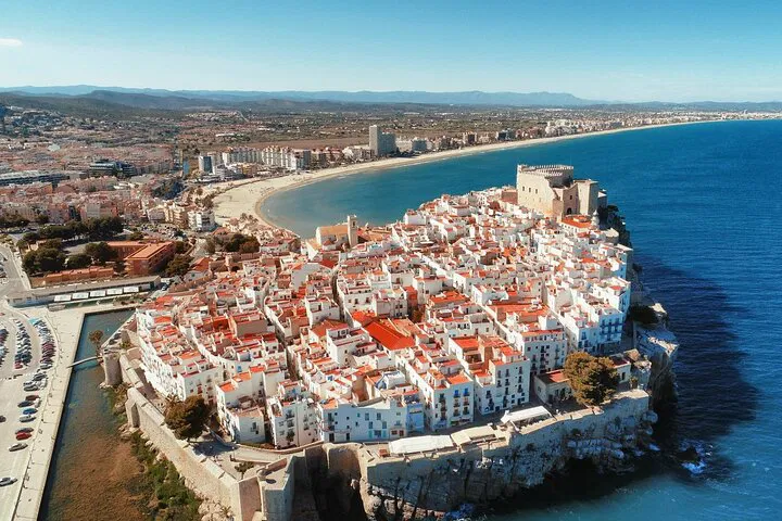 Paris, Barcelona & Bordeaux: 7-Day Castle & City Tour