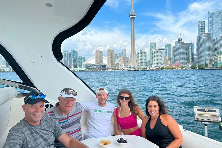 Toronto Luxury Yacht Cruise: Prosecco & Skyline Views!