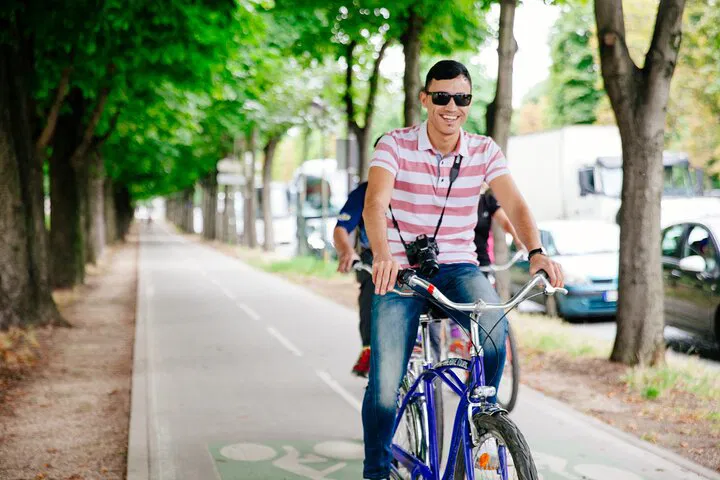 Paris Bike Rentals: Discover the City of Lights on Two Wheels!