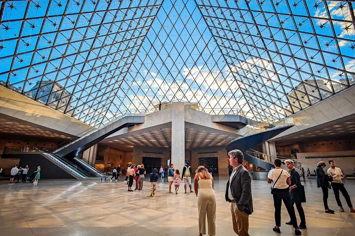 Unlock the Louvre: Priority Access to the Mona Lisa's Enigmatic Charm