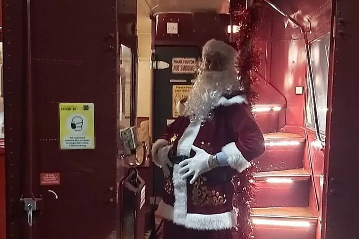 Glasgow's Magical Christmas Bus Tour: A Festive Sing-Along with Santa!