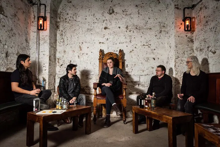 Journey Through Time: Gin Evolution & Tasting in Edinburgh's Lost Close
