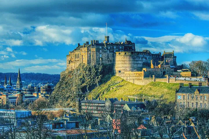 Edinburgh's Best: A Luxurious Private City Tour