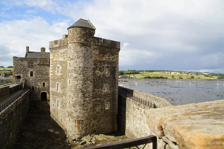 Relive Outlander Magic: A Private Day Trip to Jamie & Claire's Scotland