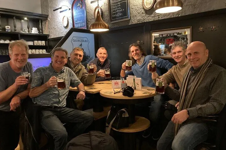 Berlin's Dark Past: Beers & Battlefields History Tour