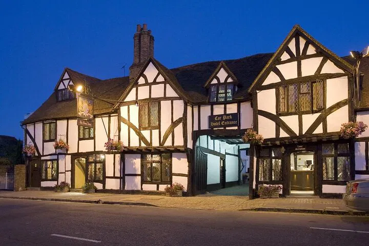Unearth Amersham's Haunted Past: A Ghostly Guided Tour