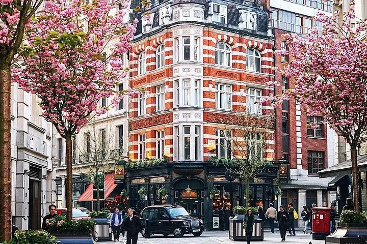 Soho's Hidden Gems: An Instagrammable Audio Adventure