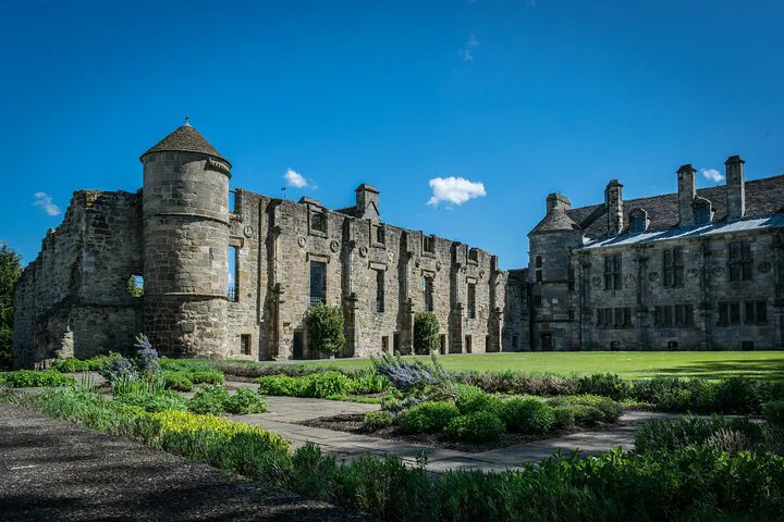 Edinburgh Whisky Tour: Abbey, Palace & Private Guide