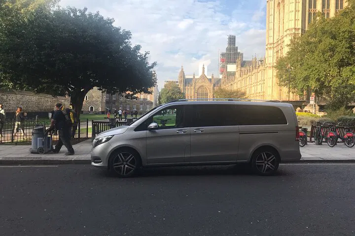 Effortless London to Paris Transfer: Arrive in Style and Comfort