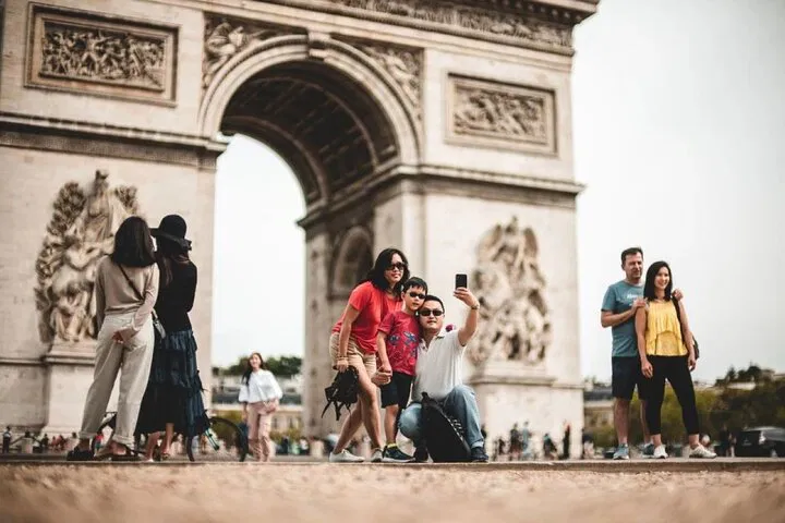 Parisian Grandeur: Arc de Triomphe & Seine River Cruise Combo