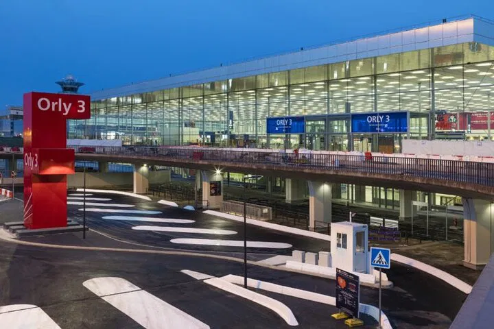 Stress-Free Paris Arrival: Private Transfer from Orly Airport