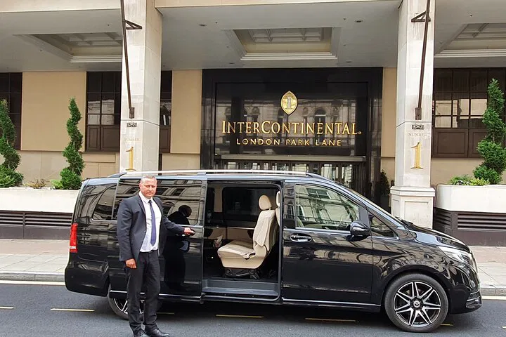 Effortless London Arrival: Luxury Airport Transfers Await