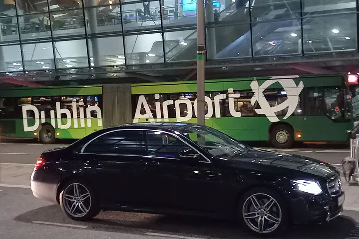 Luxury Arrival: Dublin Airport to Culloden Estate & Spa Private Transfer