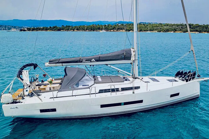 Lerins Islands Sailboat Discovery: Private Cruise