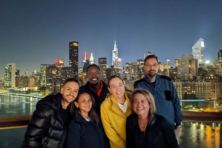 NYC Rooftop Party: Sip, Dance, and Discover the Best Nightlife!