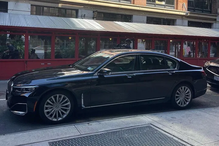 Luxury NYC Transfers: Ride in Style with BMW 740i